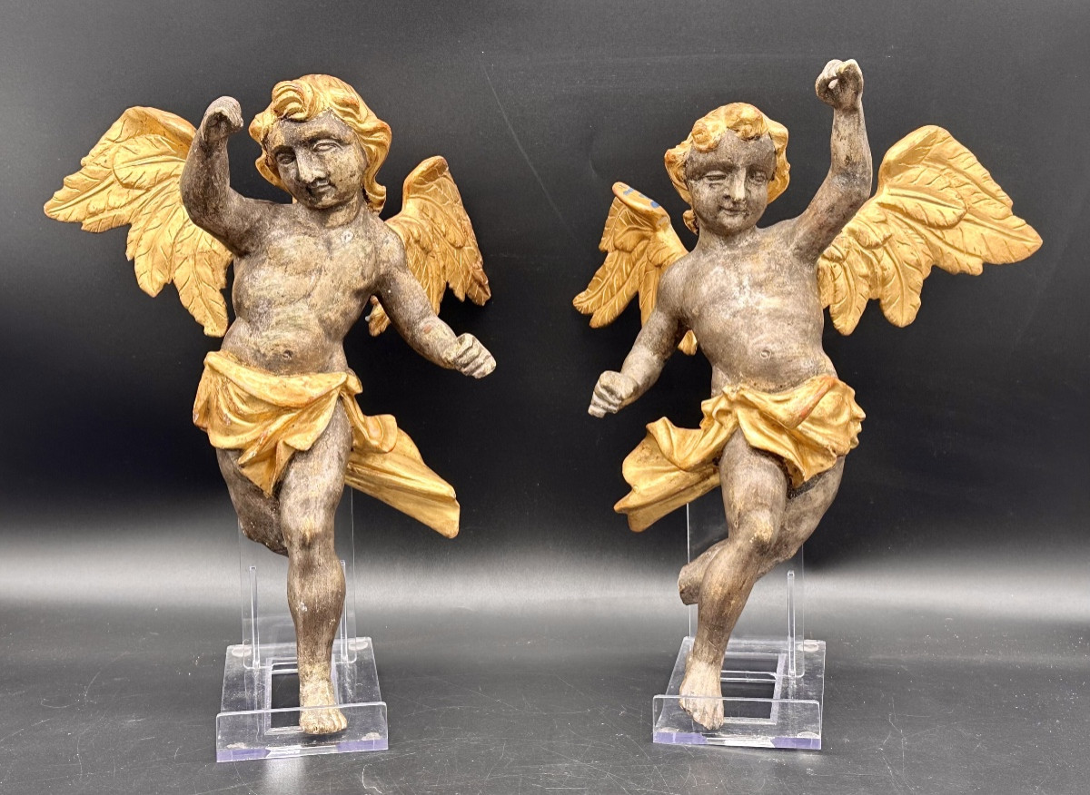 Pair Of Winged Angels In Silver- And Gold-plated Wood – Early 18th Century 