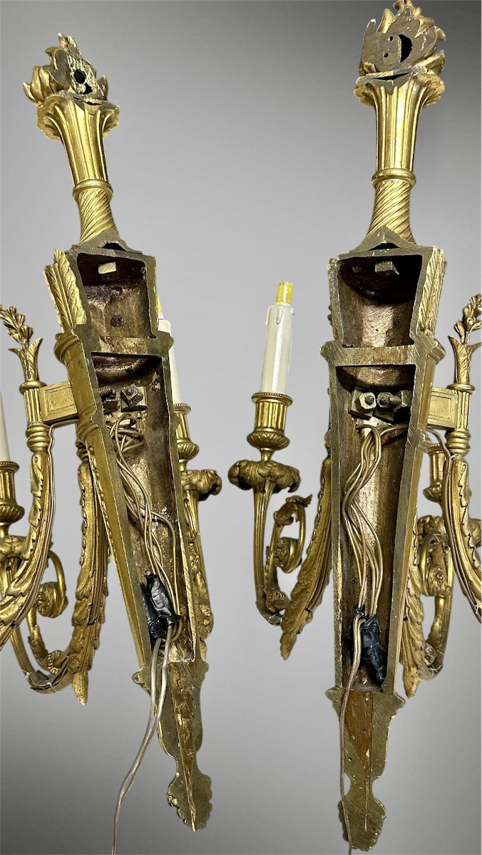 Paire d'appliques à trois lumières en bronze doré – Louis XVI-photo-6