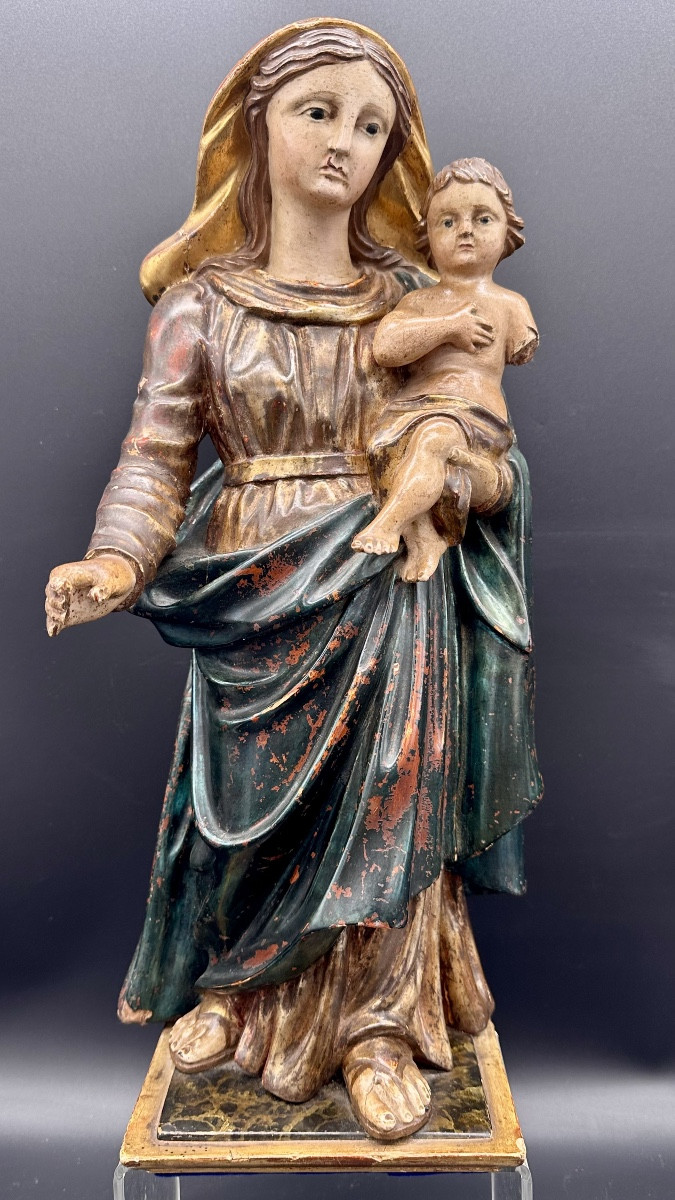 Sculpture en bois polychrome « ​​Vierge à l'Enfant » - fin XVIIIe, début XIXe siècle