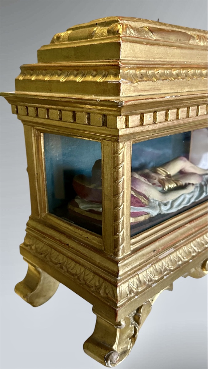 Retable-vitrine au Christ déposé en terre cuite polychrome – XIXe siècle-photo-1