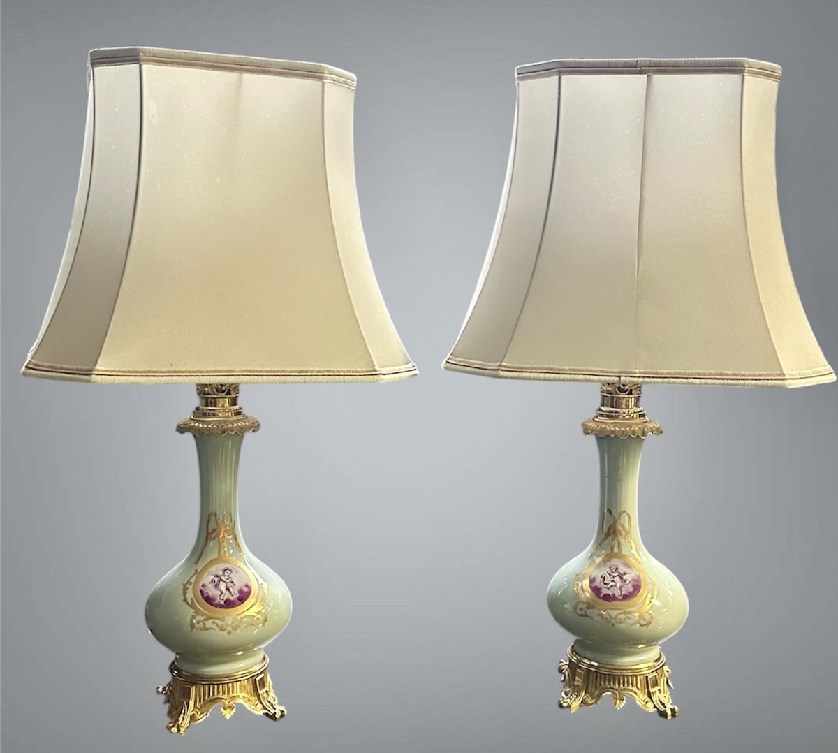 Paire de lampes à poser en porcelaine céladon et bronze doré – XIXe siècle-photo-2