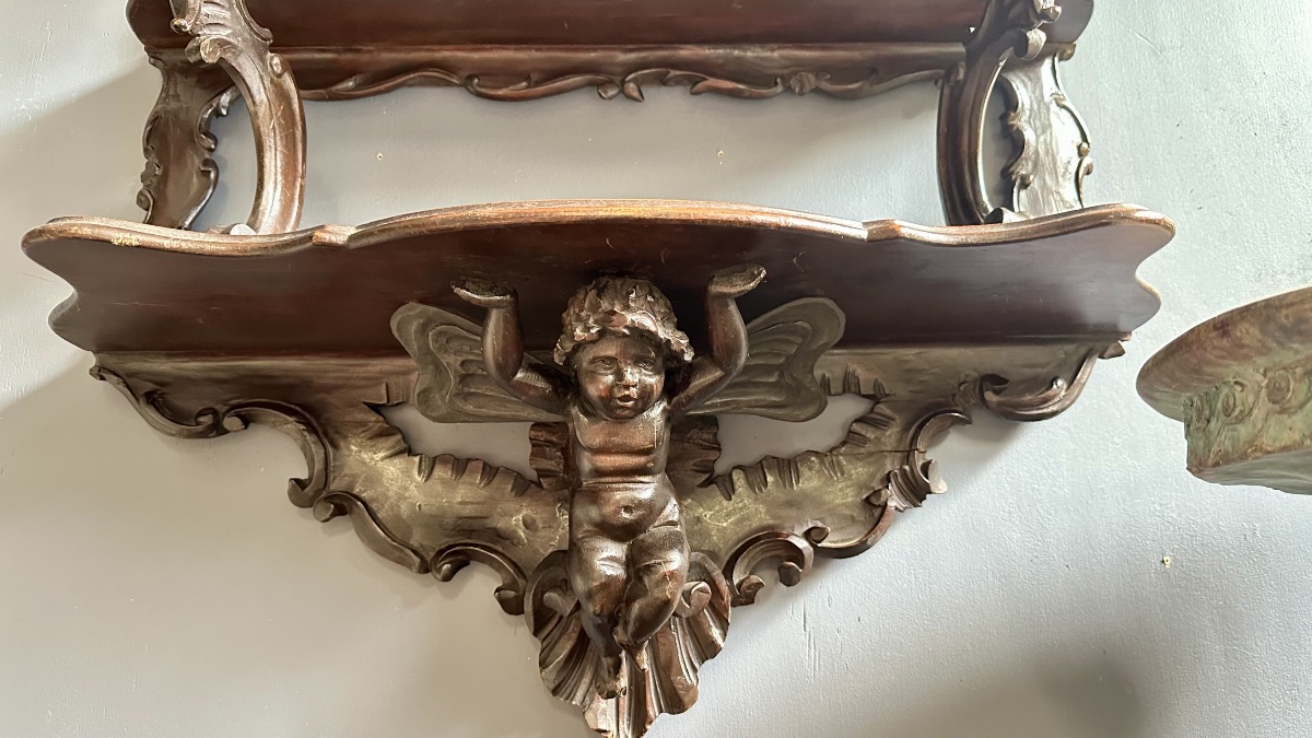 Wall-mounted étagère In Walnut, Carved With Cherubs – Louis Philippe. -photo-2