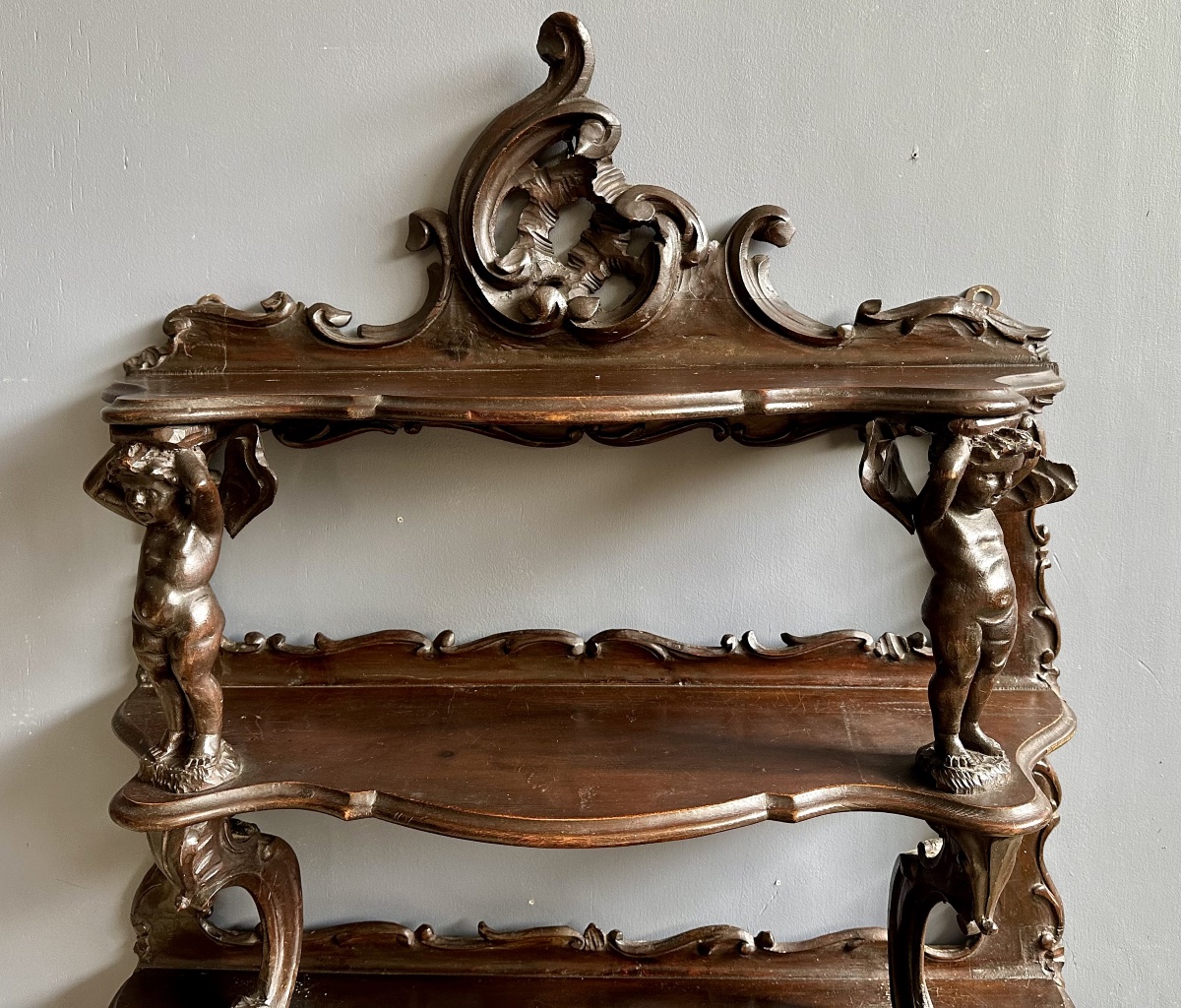 Wall-mounted étagère In Walnut, Carved With Cherubs – Louis Philippe. -photo-2