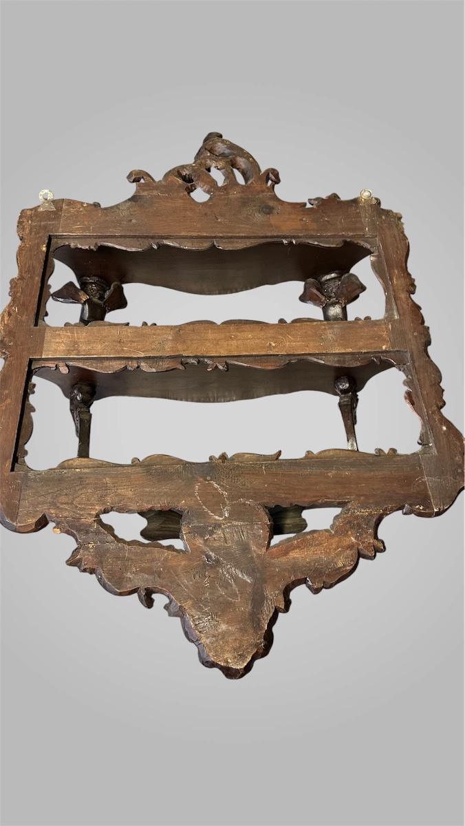 Wall-mounted étagère In Walnut, Carved With Cherubs – Louis Philippe. -photo-6