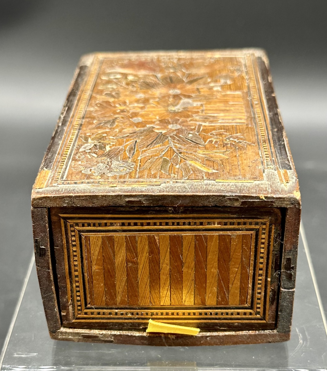 Sewing Box Inlaid With Polychrome Straw, 19th Century-photo-1