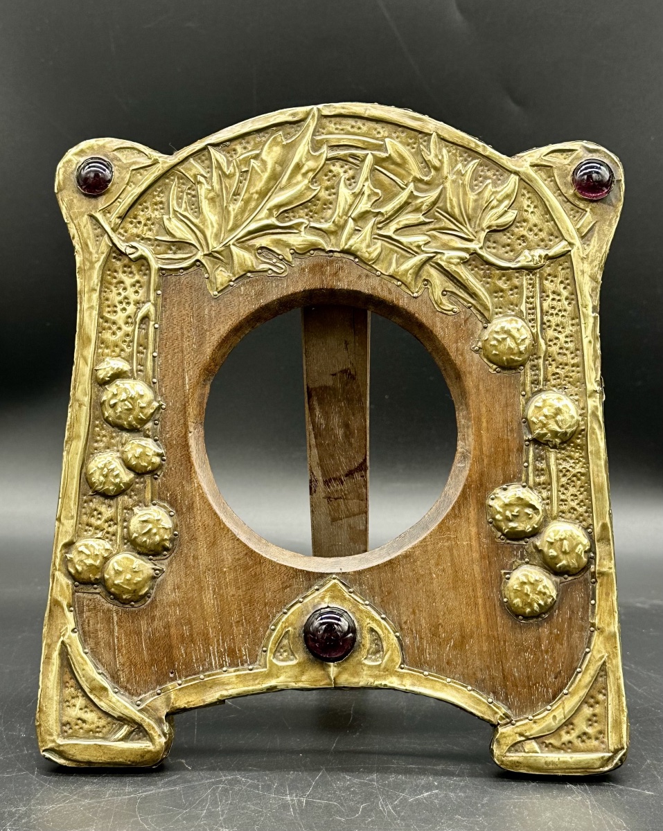Art Nouveau Photo Frame – Embossed Brass And Wood, Early 20th Century-photo-2