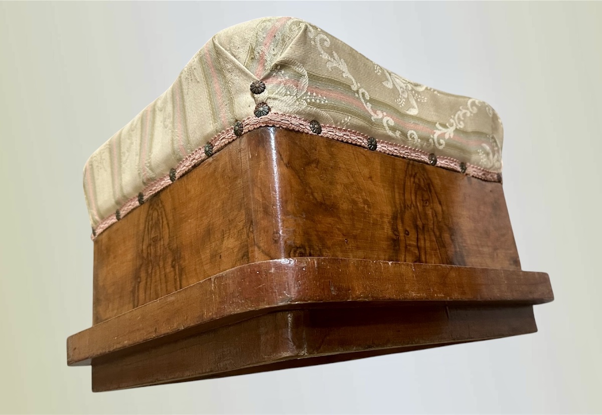 Tabouret rembourré Art Déco Élégant tabouret rembourré de style Art Déco-photo-3