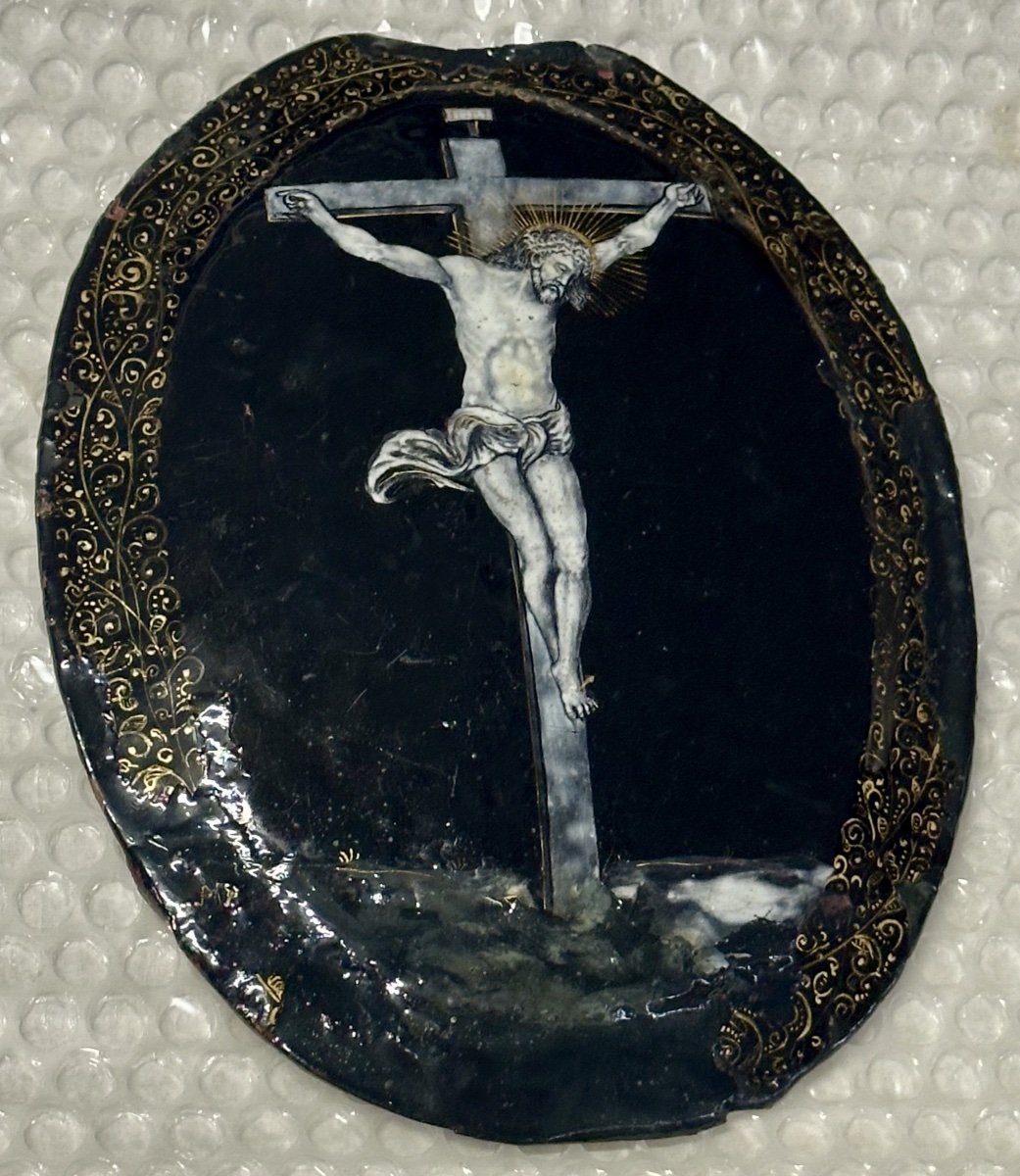 Limoges Enamel Plaque Depicting Christ On The Cross - France, 19th Century