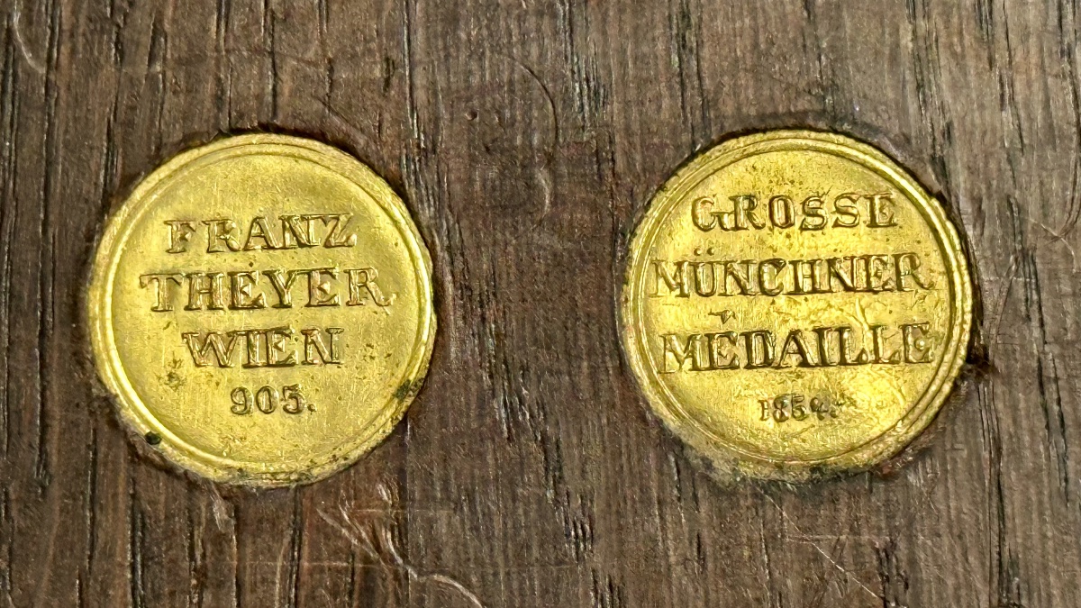 Autel domestique de dévotion de style historiciste –Vienne, manufacture Franz Theyer, vers 1860-photo-8