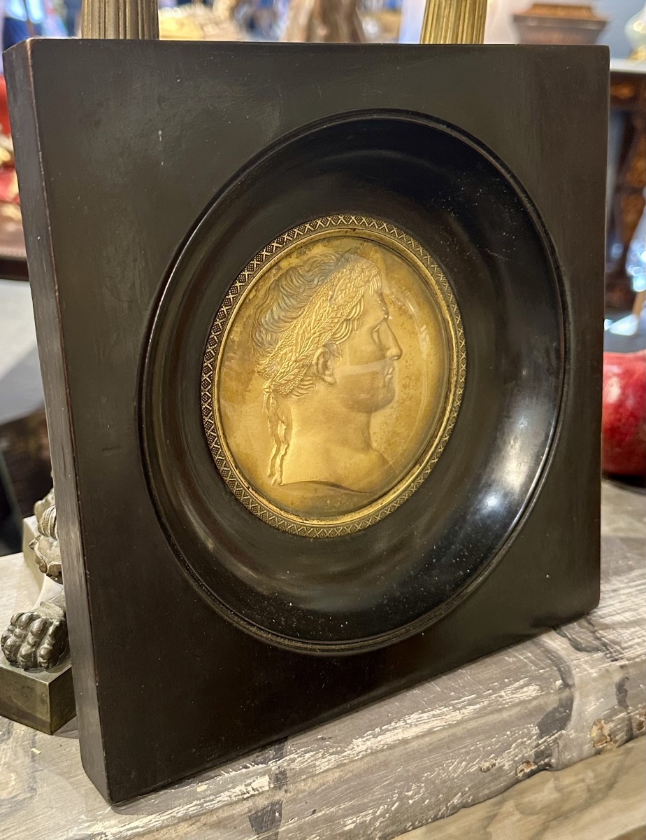 Médaillon à l'effigie de Napoléon Ier Bonaparte, XIXe siècle-photo-3