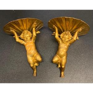 Pair Of Shelves In Gilded Wood With Gold Leaf Angels Holding Up A Shell - Louis Philippe