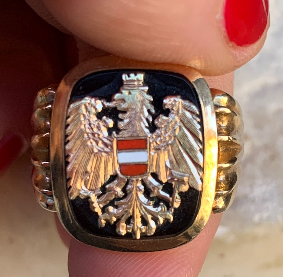 Men's Ring With Coat Of Arms Of Eagle Crowned. Gold, Onyx And Enamel.-photo-3