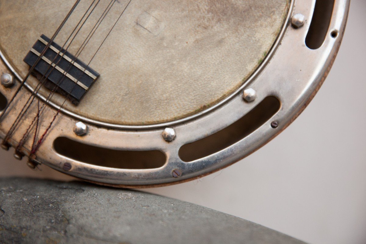Un Banjo. Instrument De Musique Signee Achille Jacomoni à Restaurer En Bois Marqueté. -photo-3