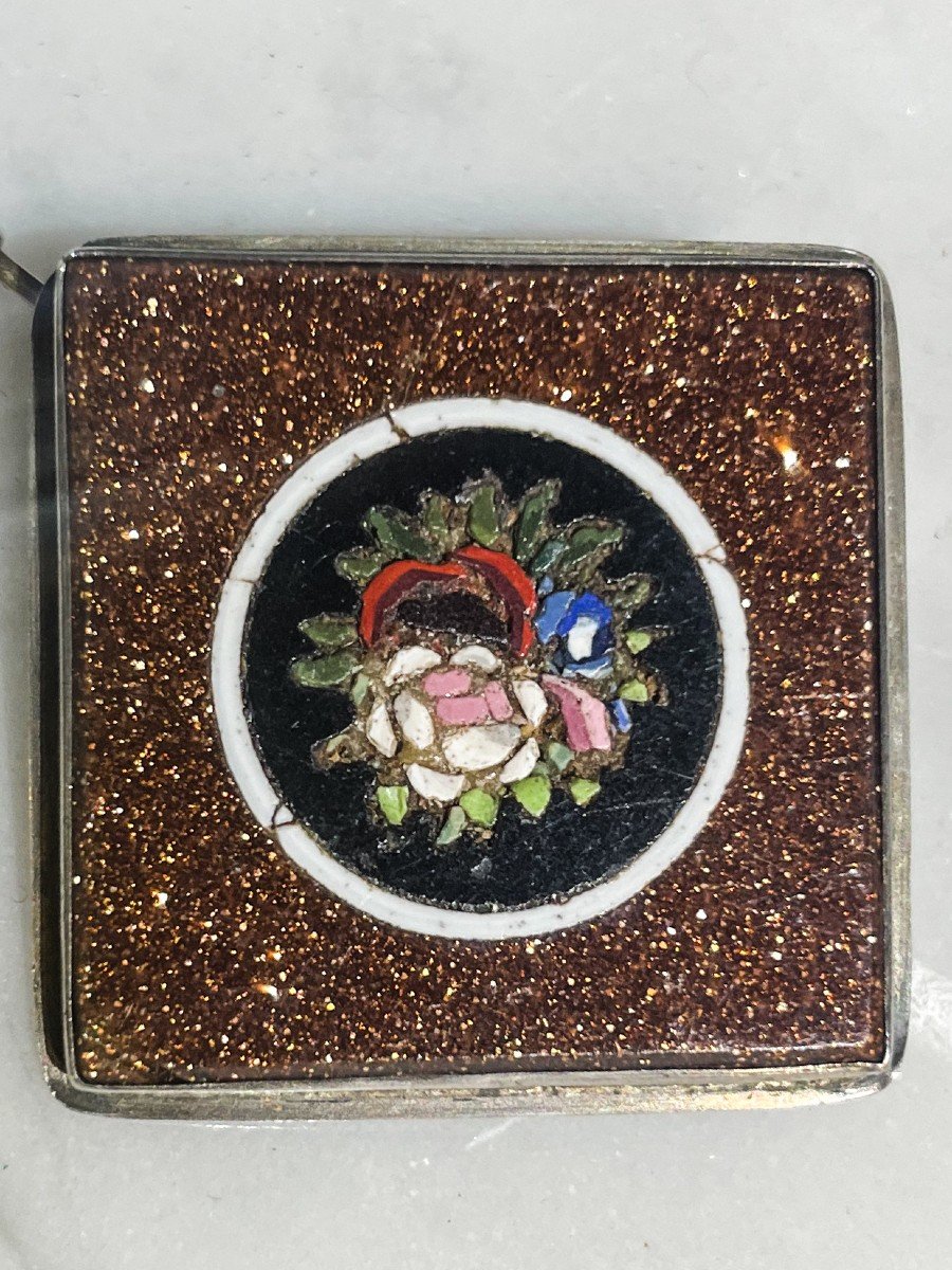 Broche En Micromosaïque Avec Fleurs Sur Aventurine. XIXe Siècle.-photo-2
