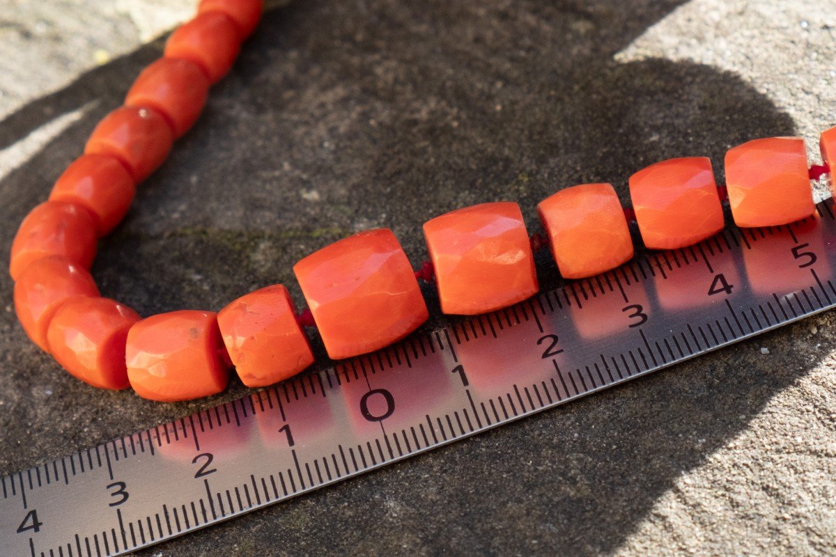 Italian Necklace In Antique Coral With Gold And Diamond Clasp. 77cm, 77gramms-photo-8