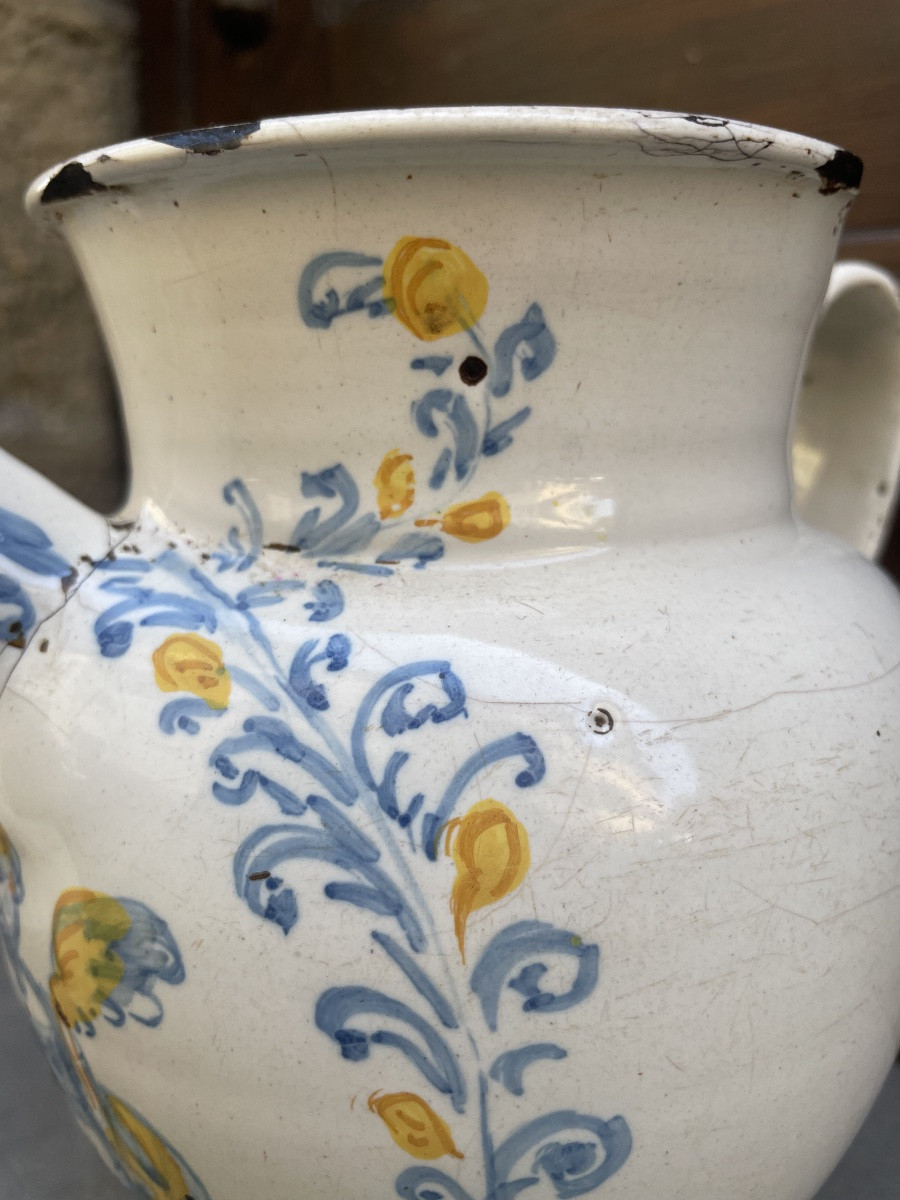 Maiolica Ewer Hand-painted With Winged Cherub And Vegetal Motifs. Faenza? Late 17th Century-photo-3