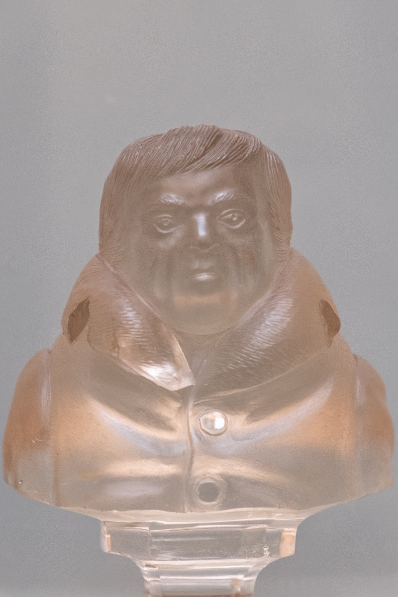 Russie. Buste de l’écrivain I. A. Krylov. Cristal de roche. Oural. XIXe-photo-2