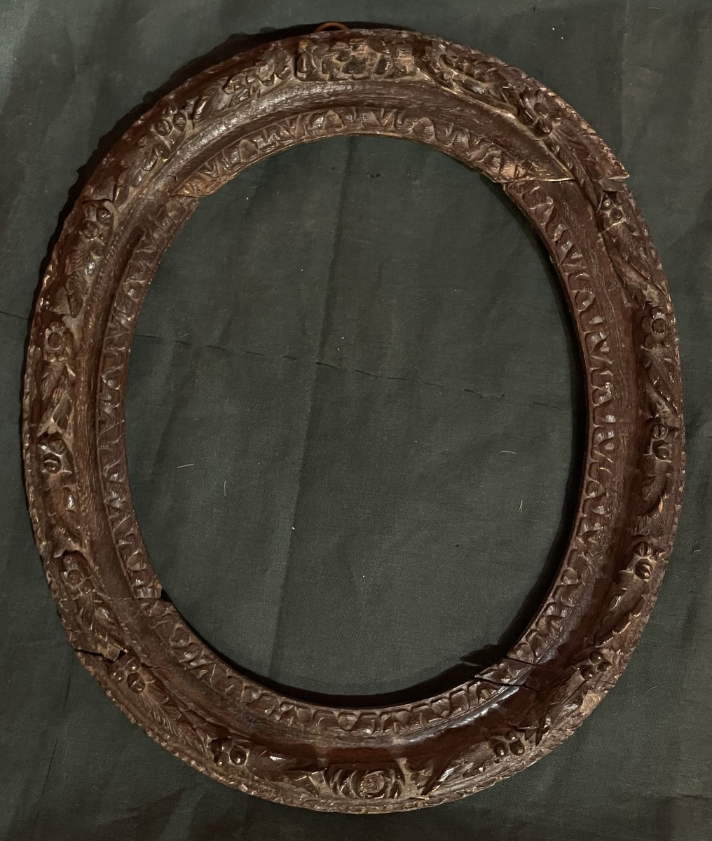 Cadre en chêne sculpté à motifs floraux, époque Louis XV, milieu du XVIIIᵉ siècle. Cm 54x46  -photo-4