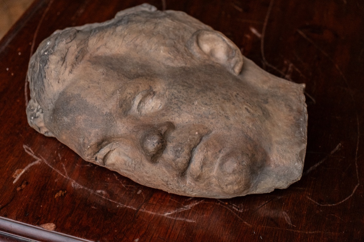 Giorgio Rossi (1892–1963), Tête asymétrique d’homme en terre cuite, années 1930, h. 34 cm  -photo-2