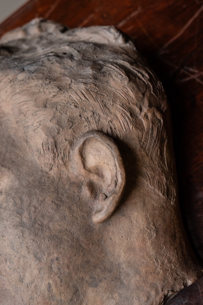 Giorgio Rossi (1892–1963), Tête asymétrique d’homme en terre cuite, années 1930, h. 34 cm  -photo-3