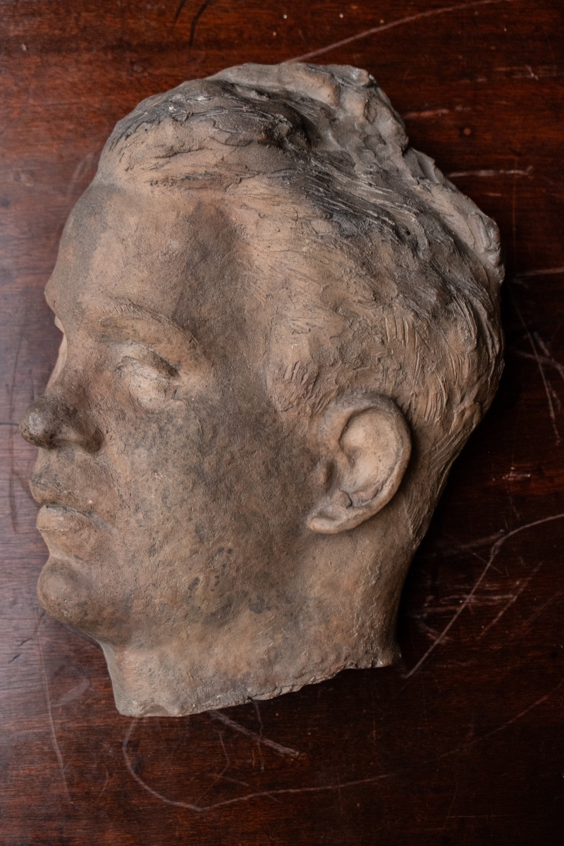 Giorgio Rossi (1892–1963), Tête asymétrique d’homme en terre cuite, années 1930, h. 34 cm  -photo-4