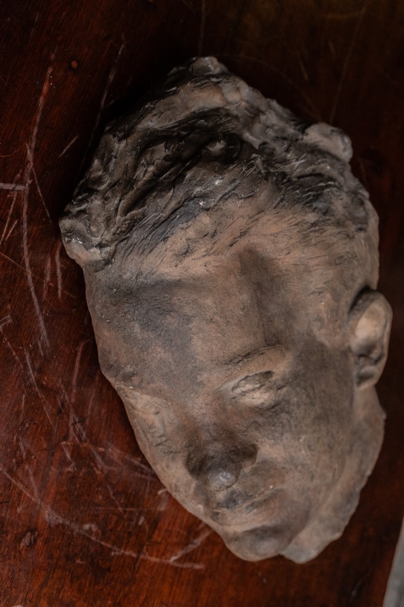 Giorgio Rossi (1892–1963), Tête asymétrique d’homme en terre cuite, années 1930, h. 34 cm  -photo-5