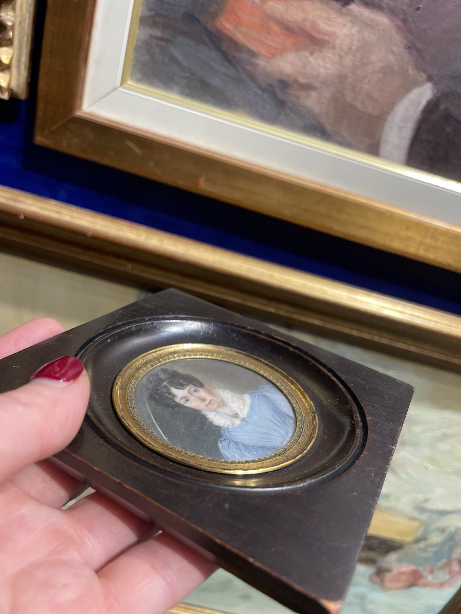 Portrait Miniature Of A Lady In Blue Dress With Tulle Ruffled Collar, Restoration C.1820 -photo-2