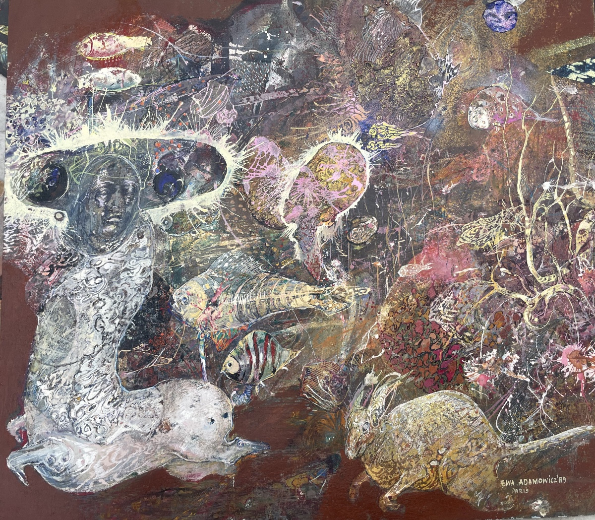 Ewa Adamowicz, Composition aux formes fossiles et centaure, Paris 1989
