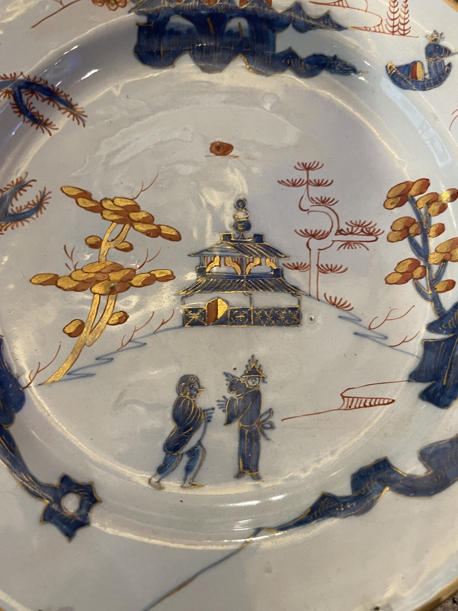 Pair Of Maiolica Plates With Pagodas, Felice Clerici Manufacture, Milan, C. 1750-1770 . Cm 23-photo-3