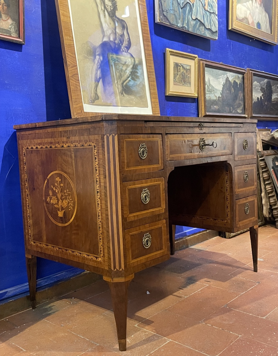 Neoclassical Desk With Floral Vase Marquetry Tuscany Late 18th Century  