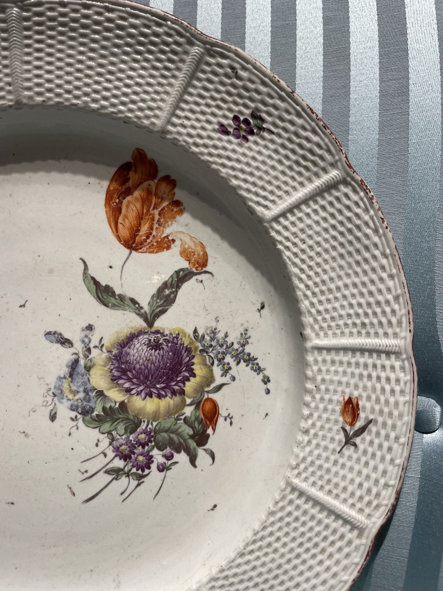 Frankenthal Porcelain Plate 18th Century Floral Decoration Woven Relief 34.5 Cm  -photo-3