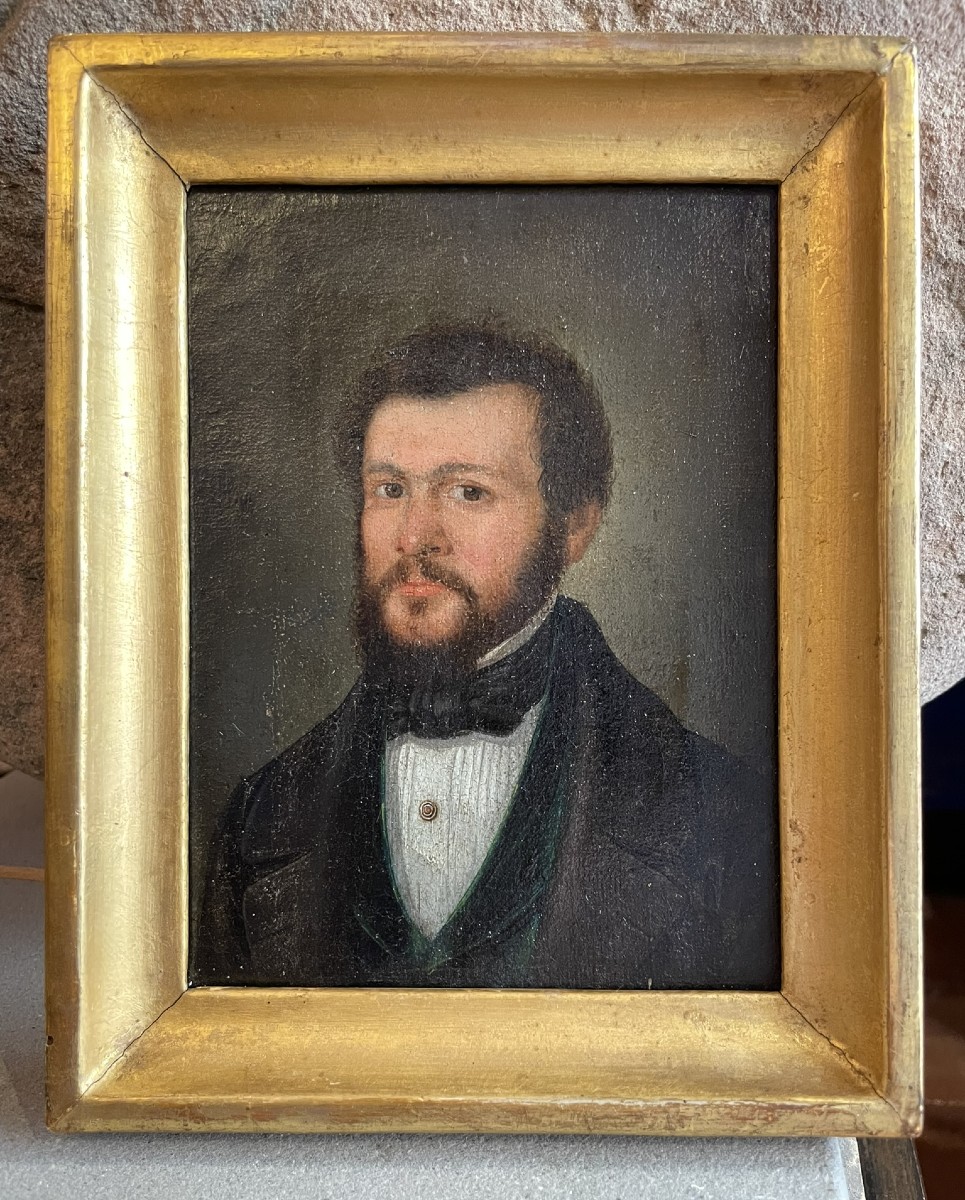Portrait d’homme au gilet vert et cravate à nœud, vers 1825-1835