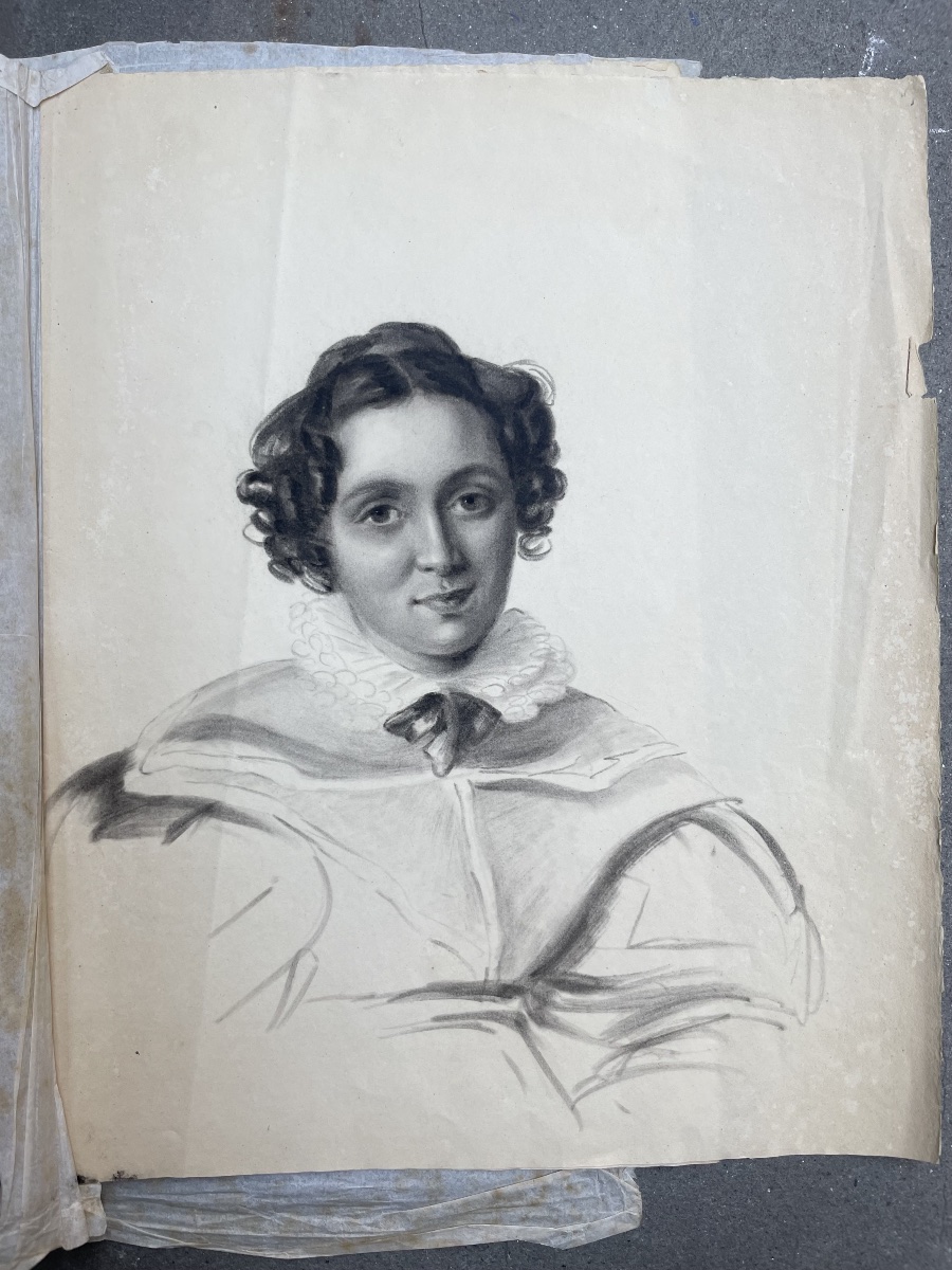 Portrait féminin au col à double volant, école italienne, vers 1830-1840 -photo-6