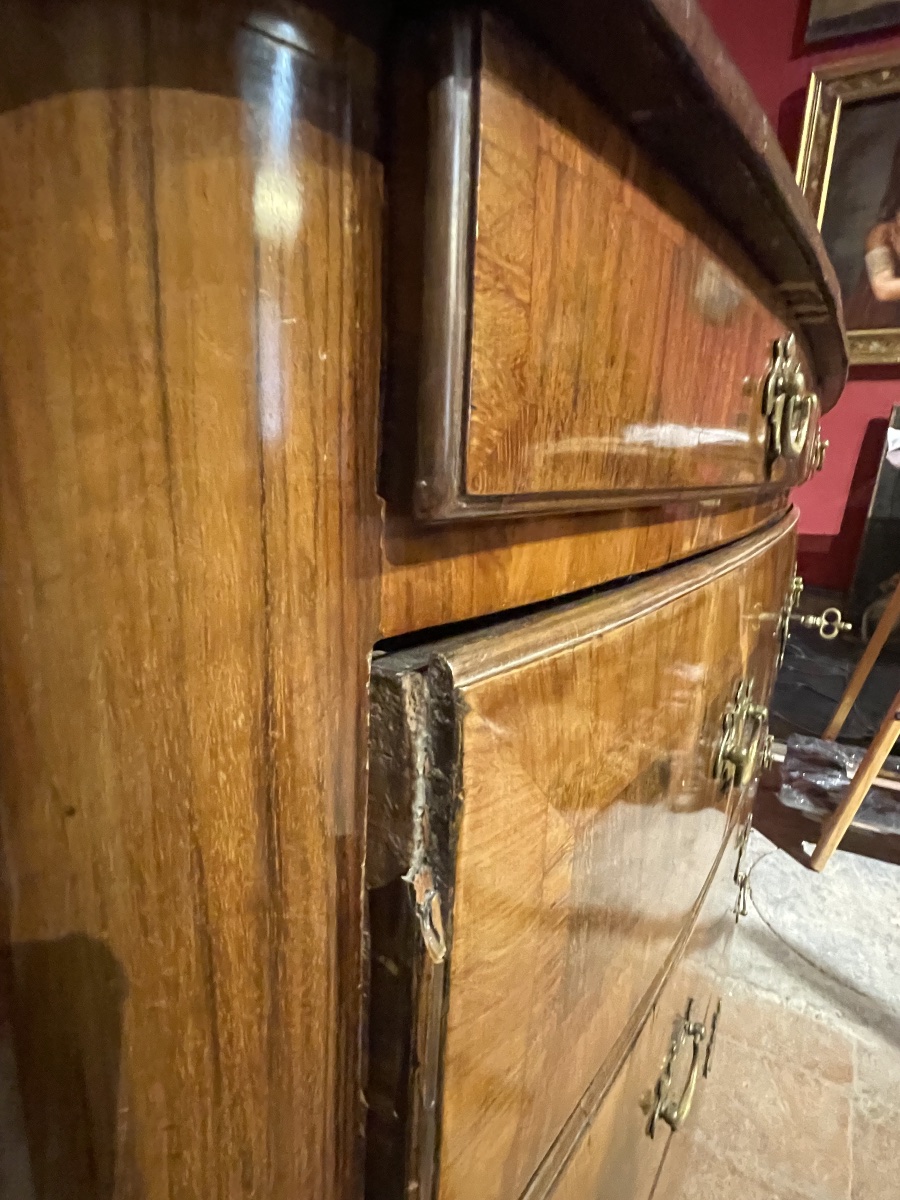 Commode en noyer d’époque Louis XIV à façade légèrement cintrée – 130 × 91 × 63 cm  -photo-3