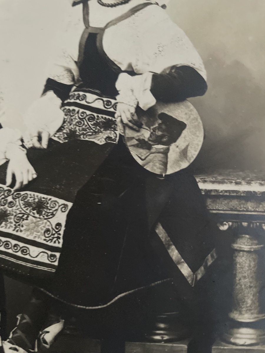 Photographie de deux Ciociares en costume traditionnel – Rome, fin du XIXe siècle-photo-2