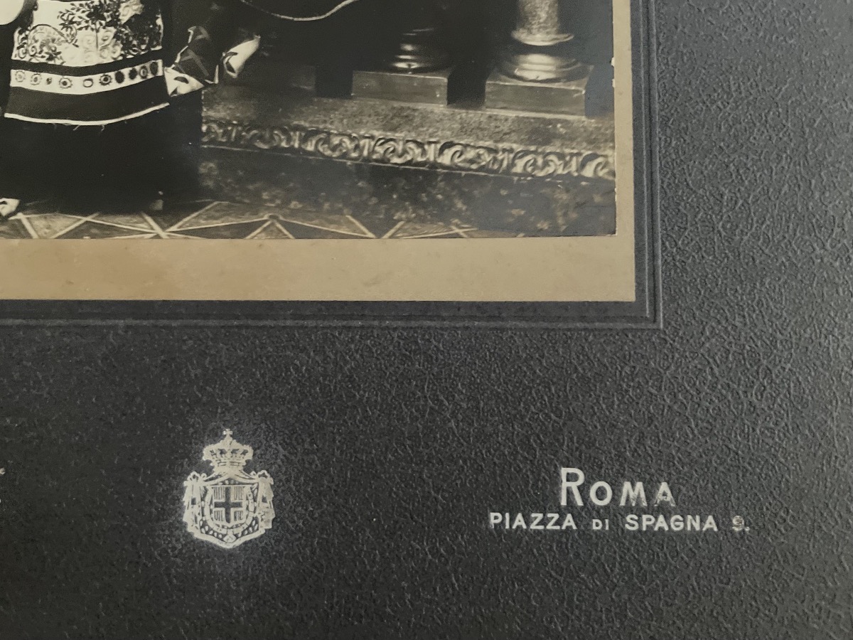 Photographie de deux Ciociares en costume traditionnel – Rome, fin du XIXe siècle-photo-3