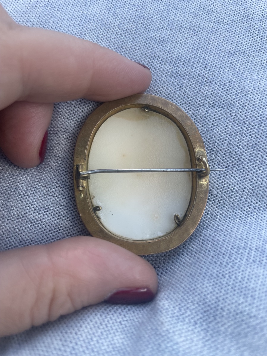 Shell Cameo Depicting A Woman's Profile, Set In A Chiseled Metal Frame, 19th Century  -photo-5