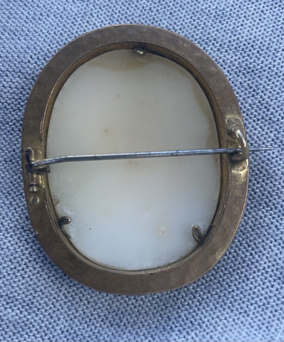 Shell Cameo Depicting A Woman's Profile, Set In A Chiseled Metal Frame, 19th Century  -photo-4