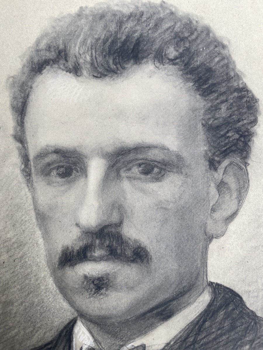 Dessin, portrait d’homme à moustache et nœud papillon, atelier de Enrico Reffo, 32 × 45 cm-photo-2