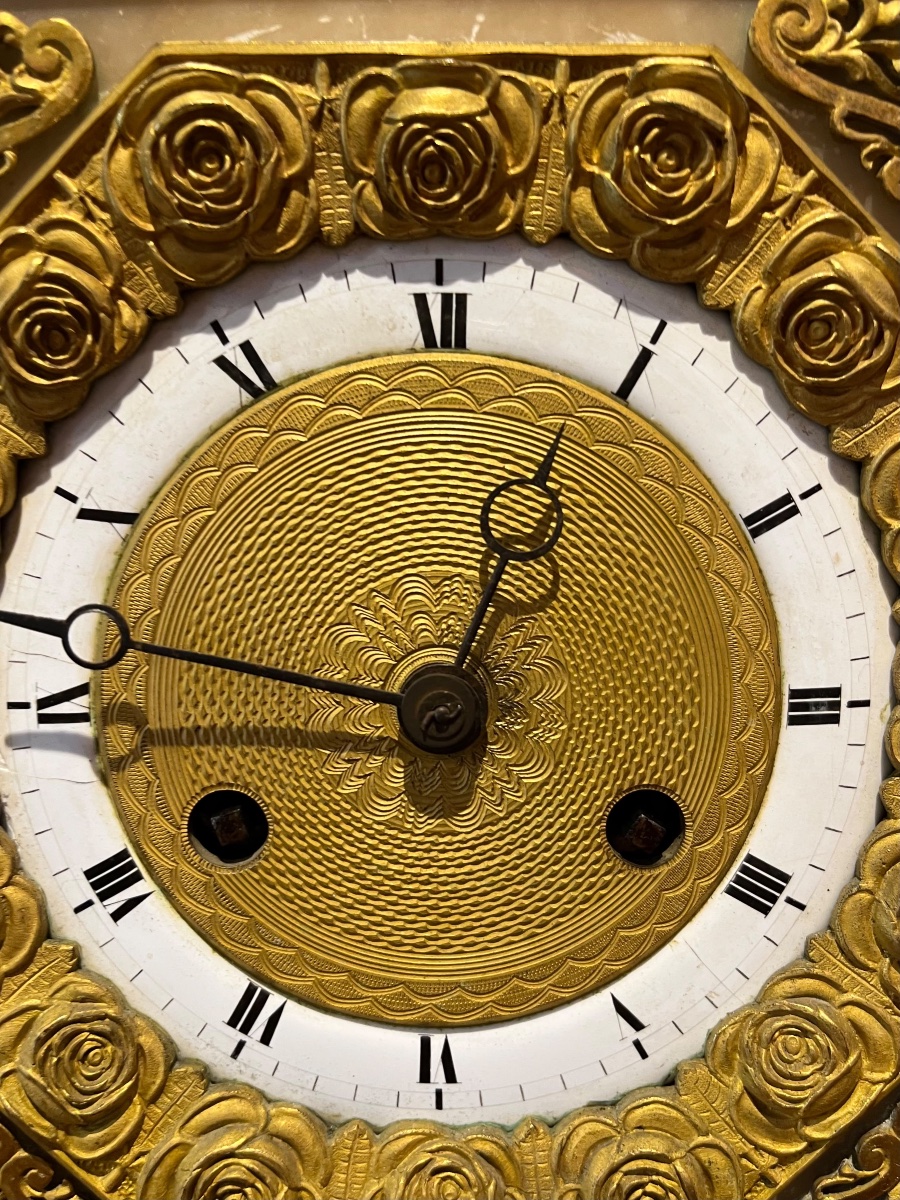 Charles X Clock In Alabaster And Gilt Bronze With Rose Garland Dial, Circa 1825, Working  -photo-3
