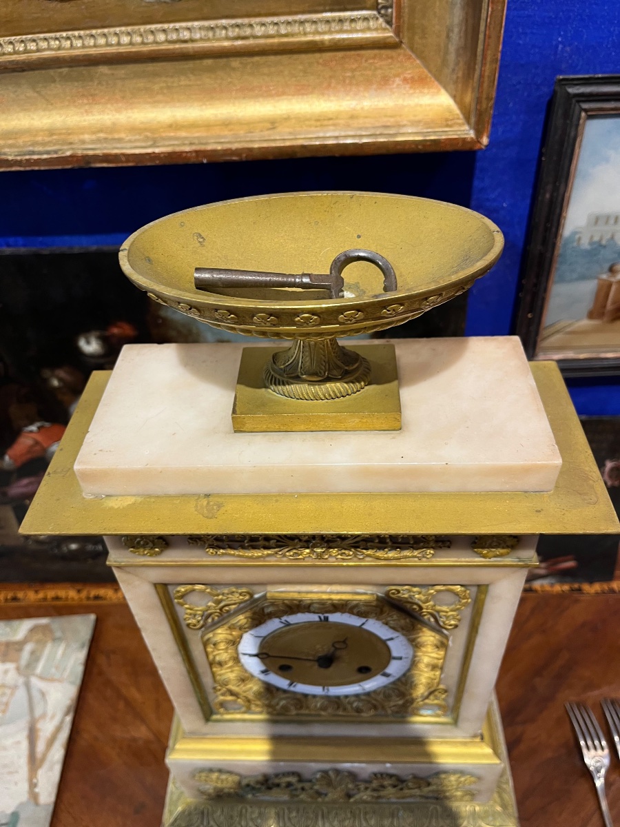 Charles X Clock In Alabaster And Gilt Bronze With Rose Garland Dial, Circa 1825, Working  -photo-3