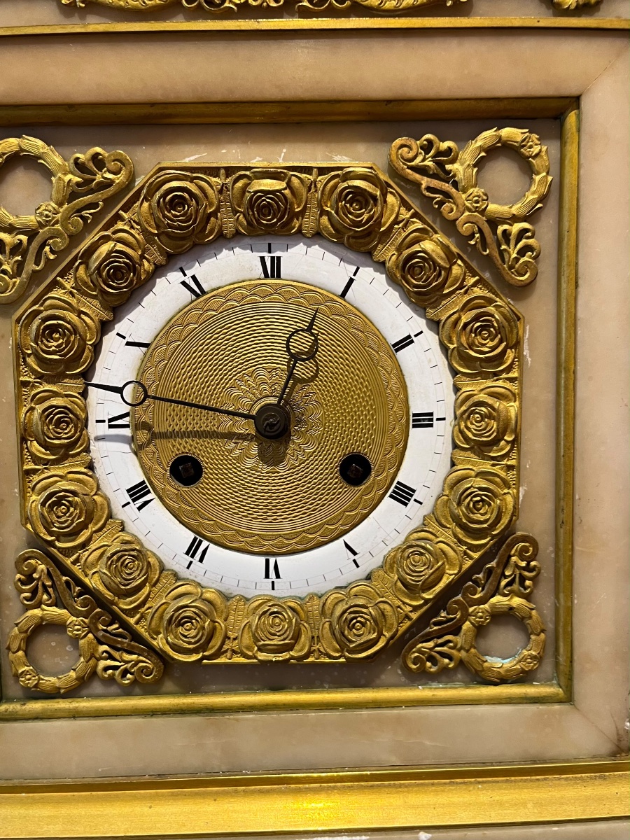 Charles X Clock In Alabaster And Gilt Bronze With Rose Garland Dial, Circa 1825, Working  -photo-4