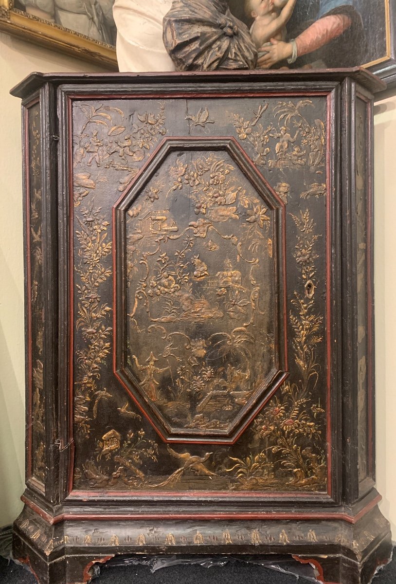 Corner Cupboard.  Chinoiserie. Italy XVIIIth Century