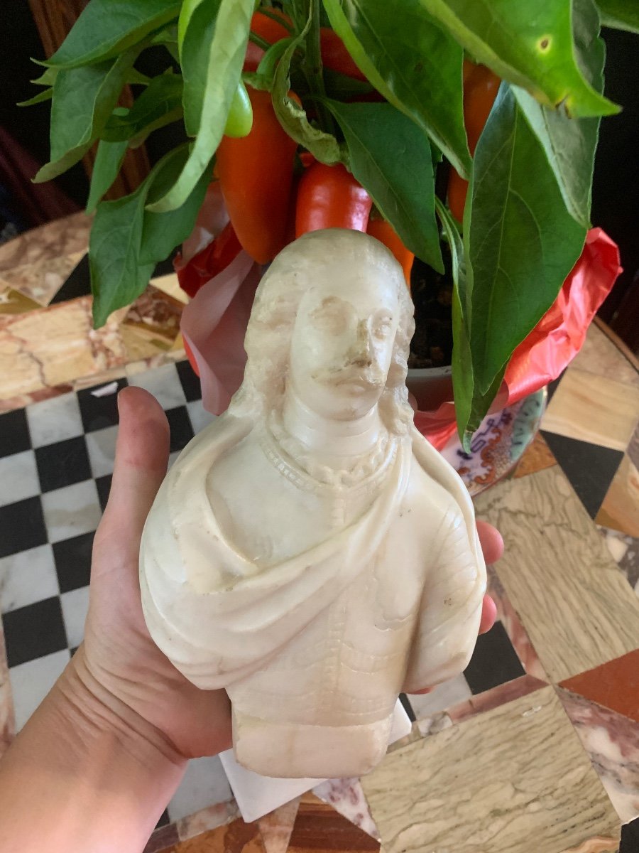 Small Marble Bust Of A Nobleman. Early 18th Century.-photo-4