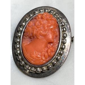 Early XX Century Cameo Brooch With Art Nouveau Lady’profile.
