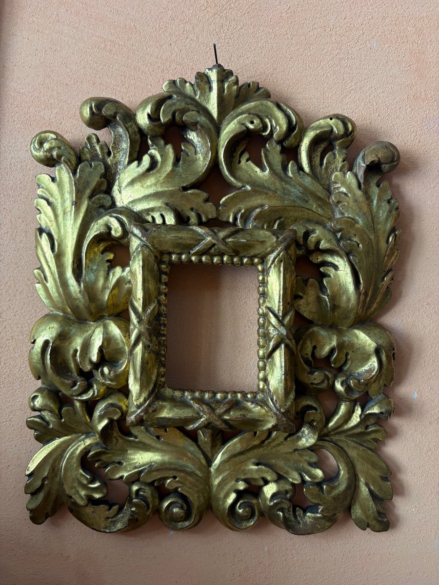 Cadre en bois sculpté et doré. Emilia Fine sec. XVIII