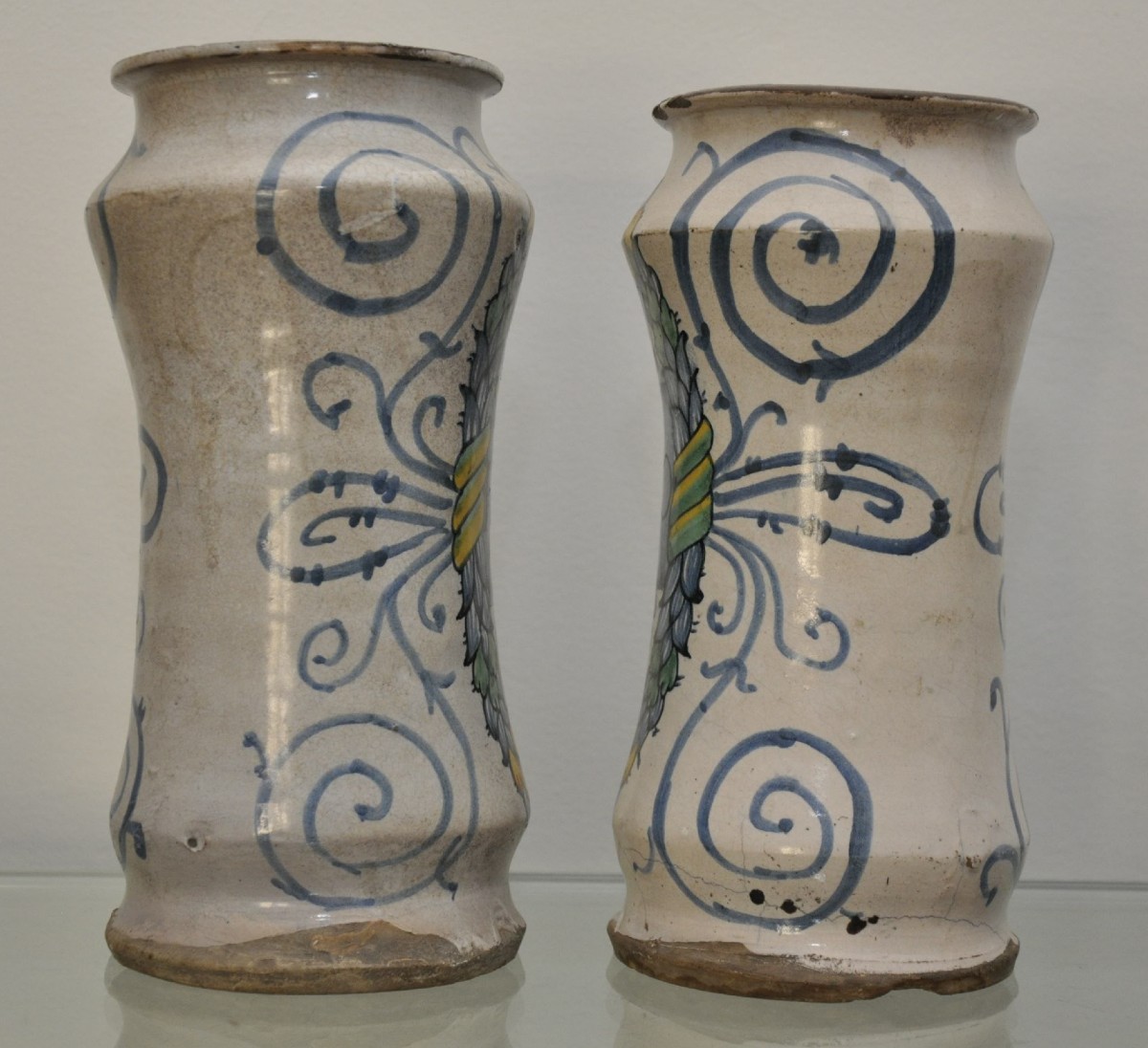 Paire de albarelli en majolique de Deruta-photo-2