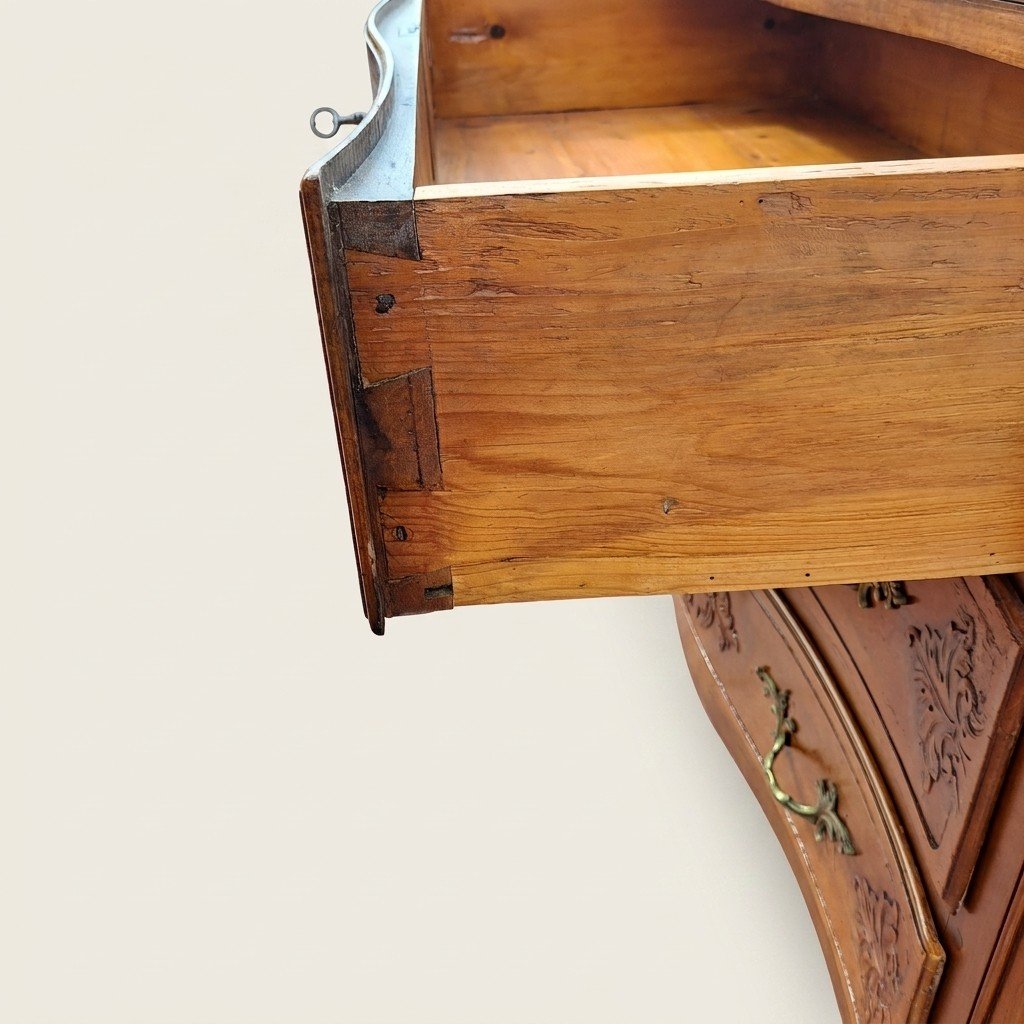 18th Century French Walnut Louis XV Como-photo-4