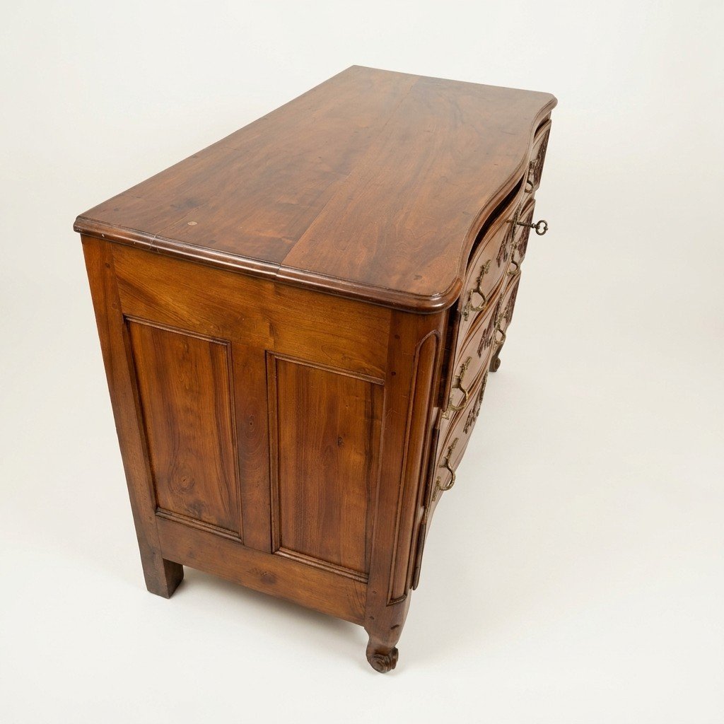 18th Century French Walnut Louis XV Como-photo-1