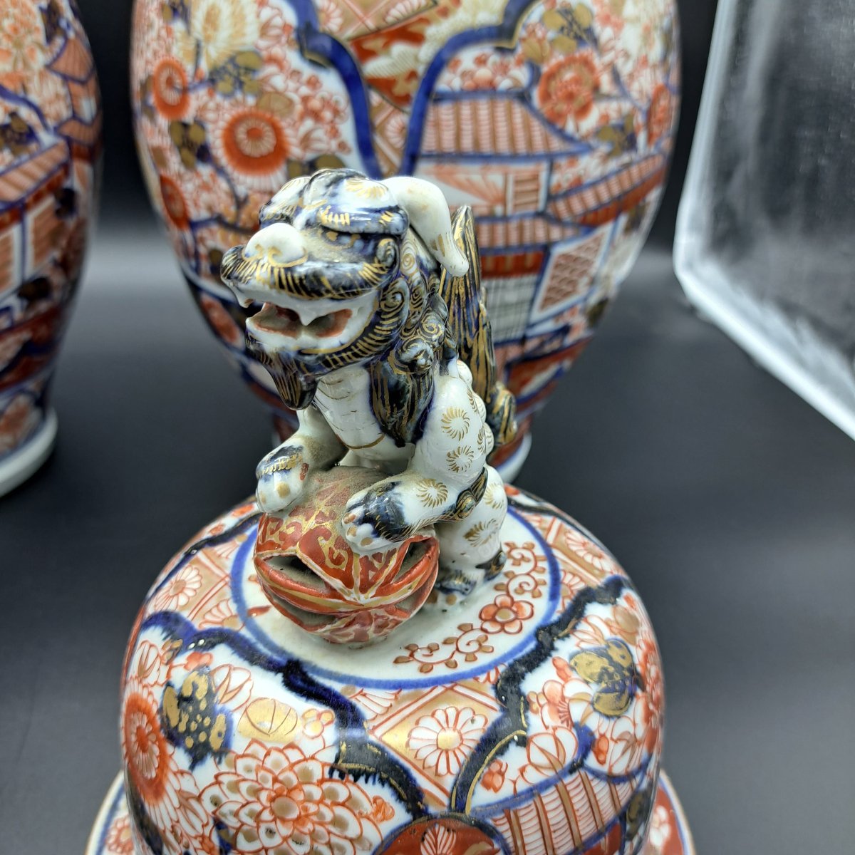 Pair Of Imari Vases With Lid From The Second Half Of The 19th Century-photo-2